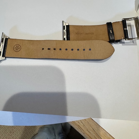 TORY BURCH MCGRAW APPLE WATCH BAND/BLACK LEATHER - Picture 3 of 3